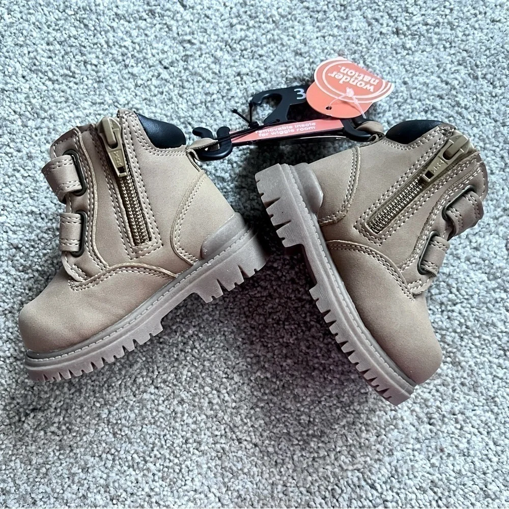 NWT Wonder Nation baby shoes size 3